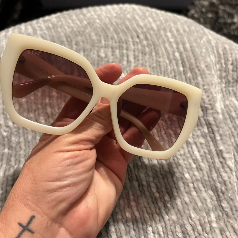 Diff Cream Sunglasses - image 1